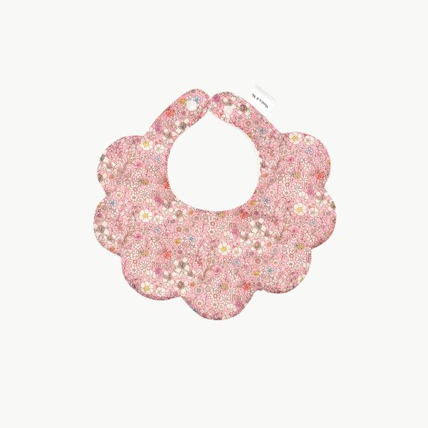 Sunday Scalloped Bib