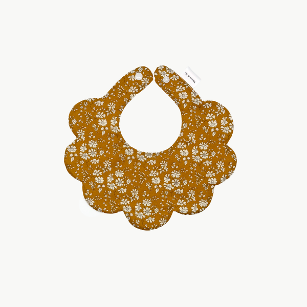 Sandy Scalloped Bib